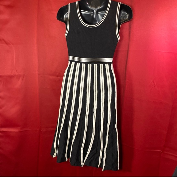 Max Studio Black and White Striped Y2K Sweater Dress - Picture 6 of 9